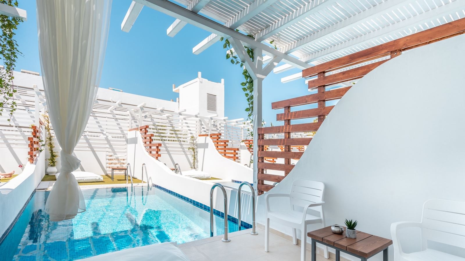 rooms-premium-double-privatepool-with-balcony