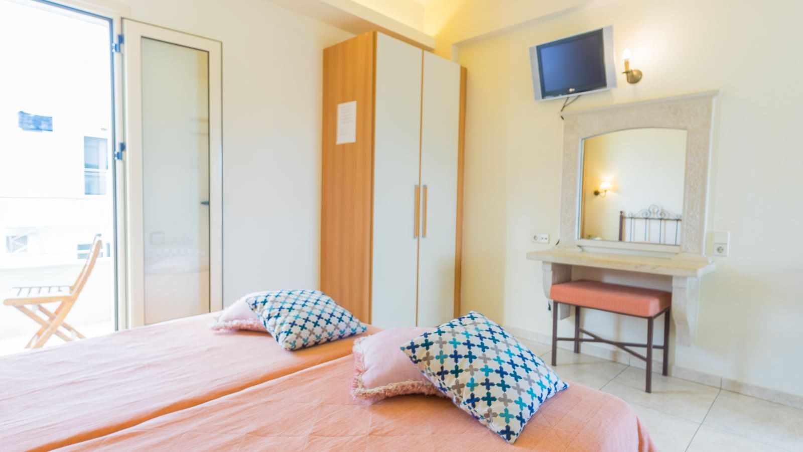 rooms-superior-studio-double-balcony-or-terrace