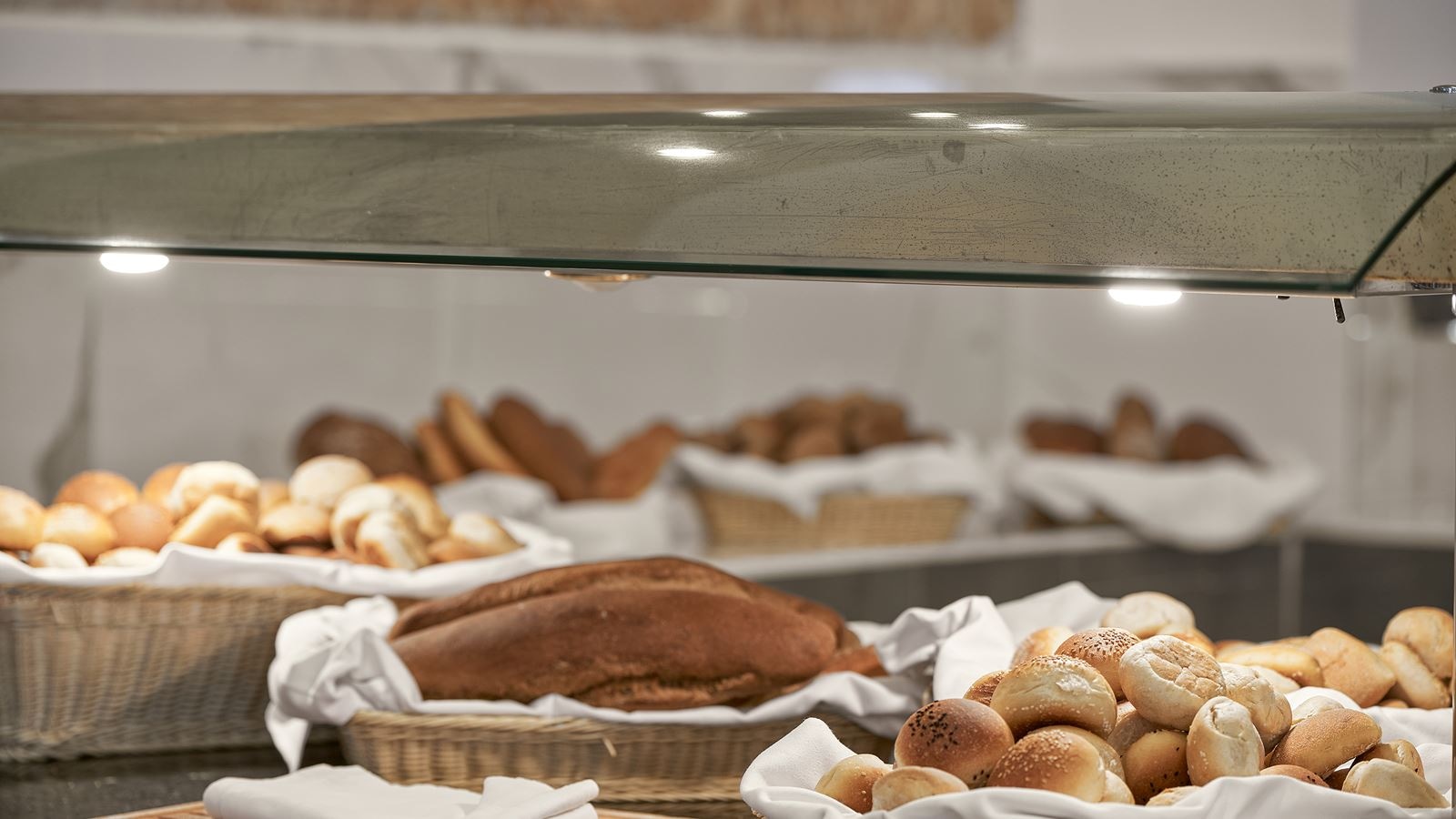 restaurants-elia-main-restaurant