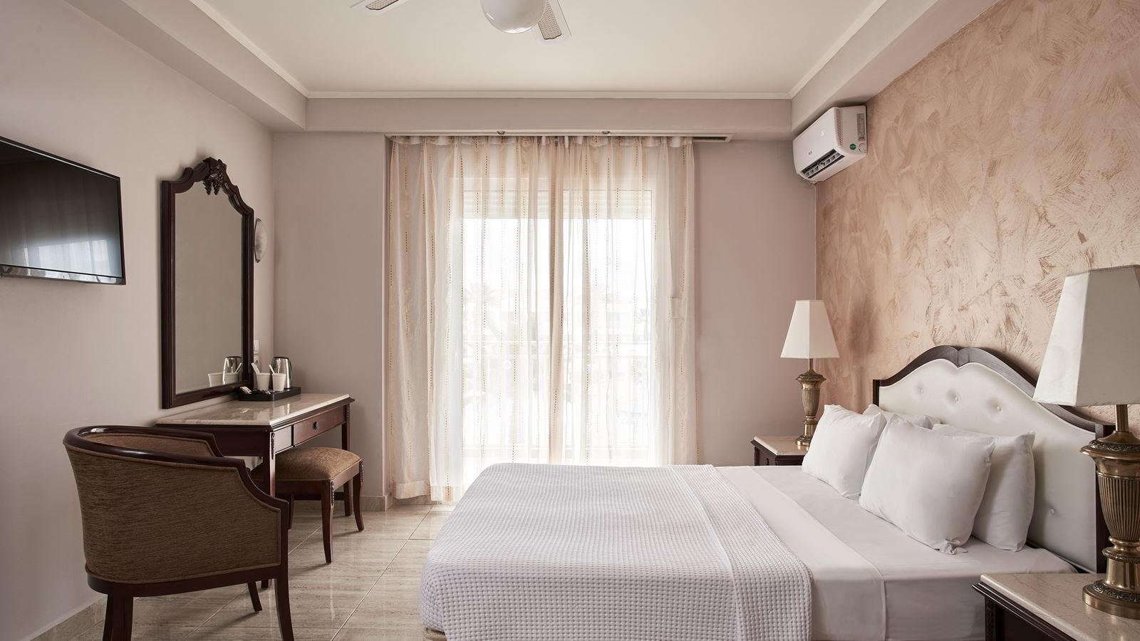 rooms-junior-suites-with-garden-view