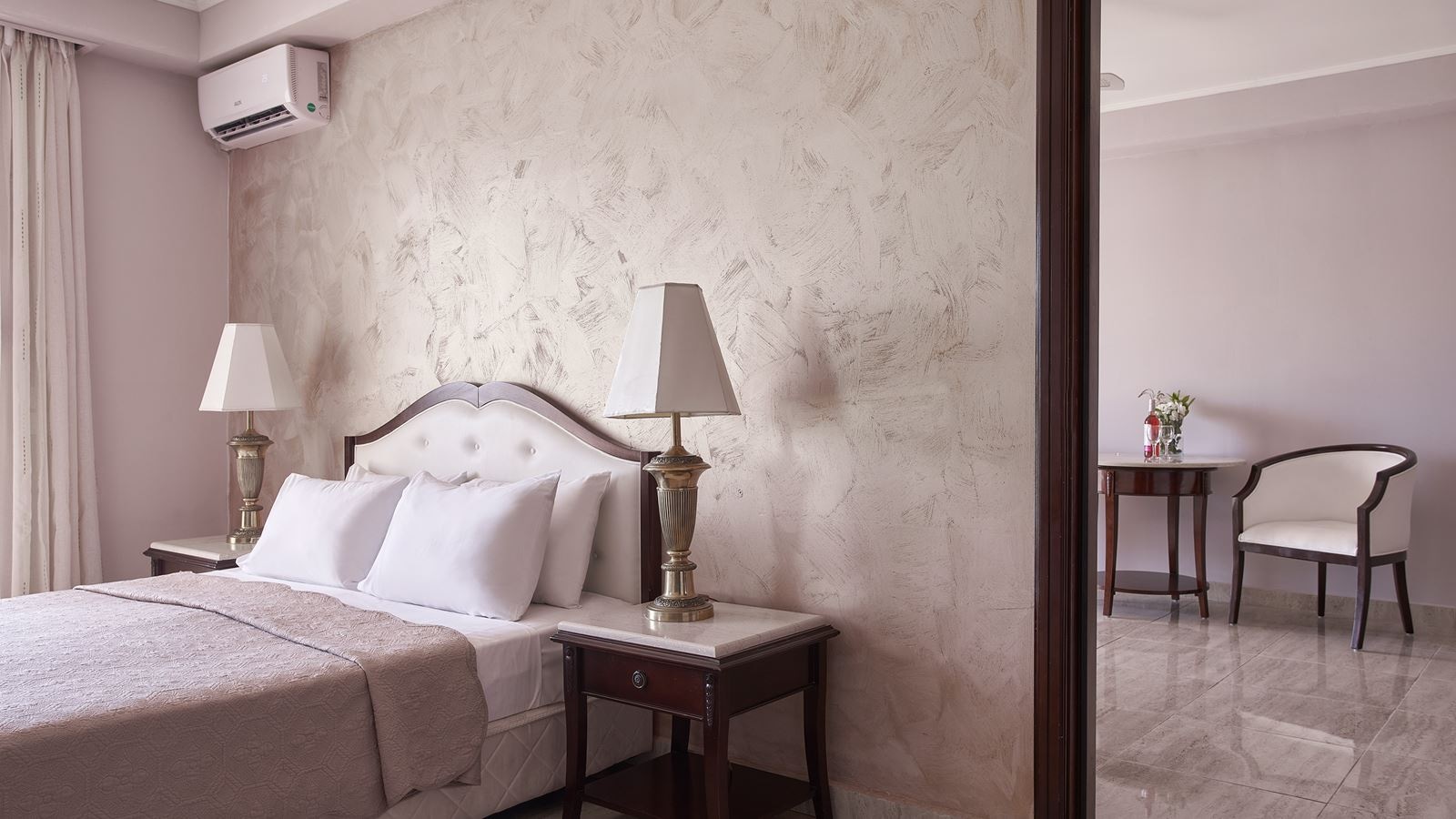 rooms-junior-suites-with-garden-view