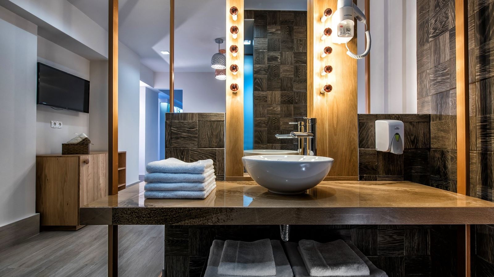 rooms-executive-suite