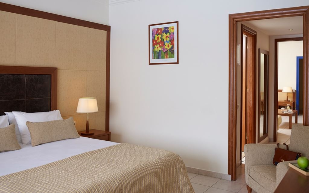 rooms-junior-suite-swim-up