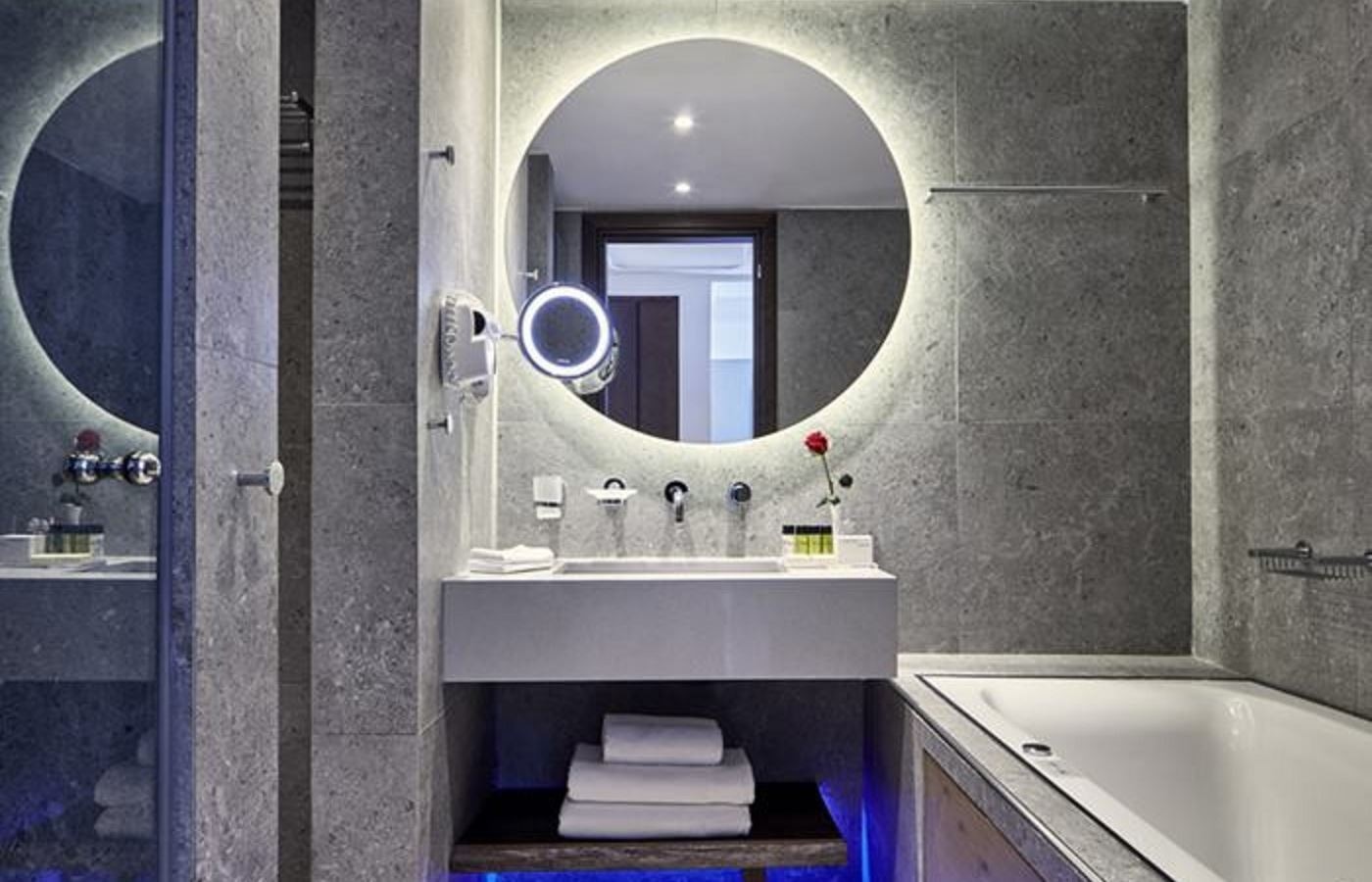 rooms-suite-1-bedroom-land-view