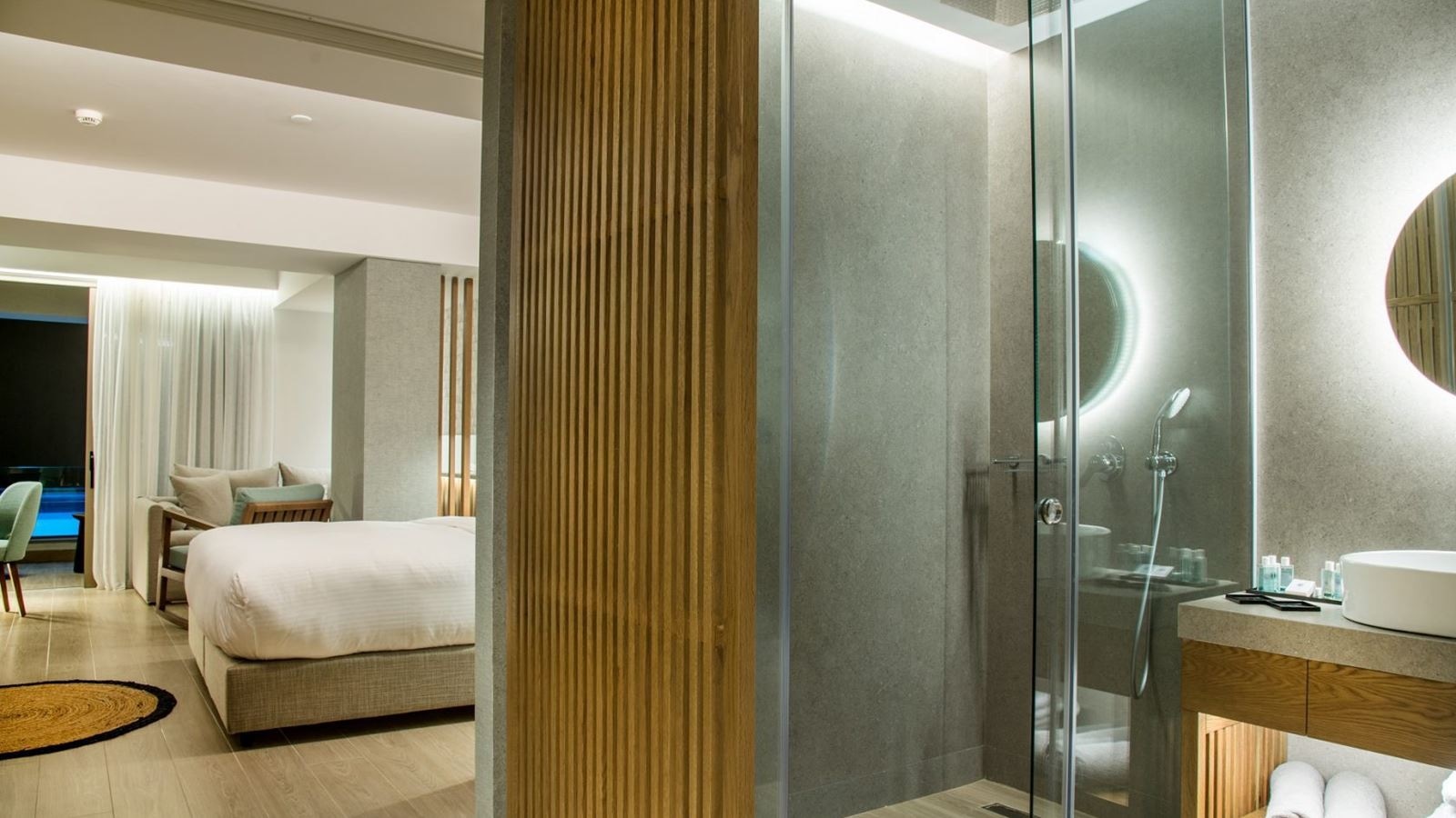 rooms-azure-junior-suite-plunge-pool-internal-view