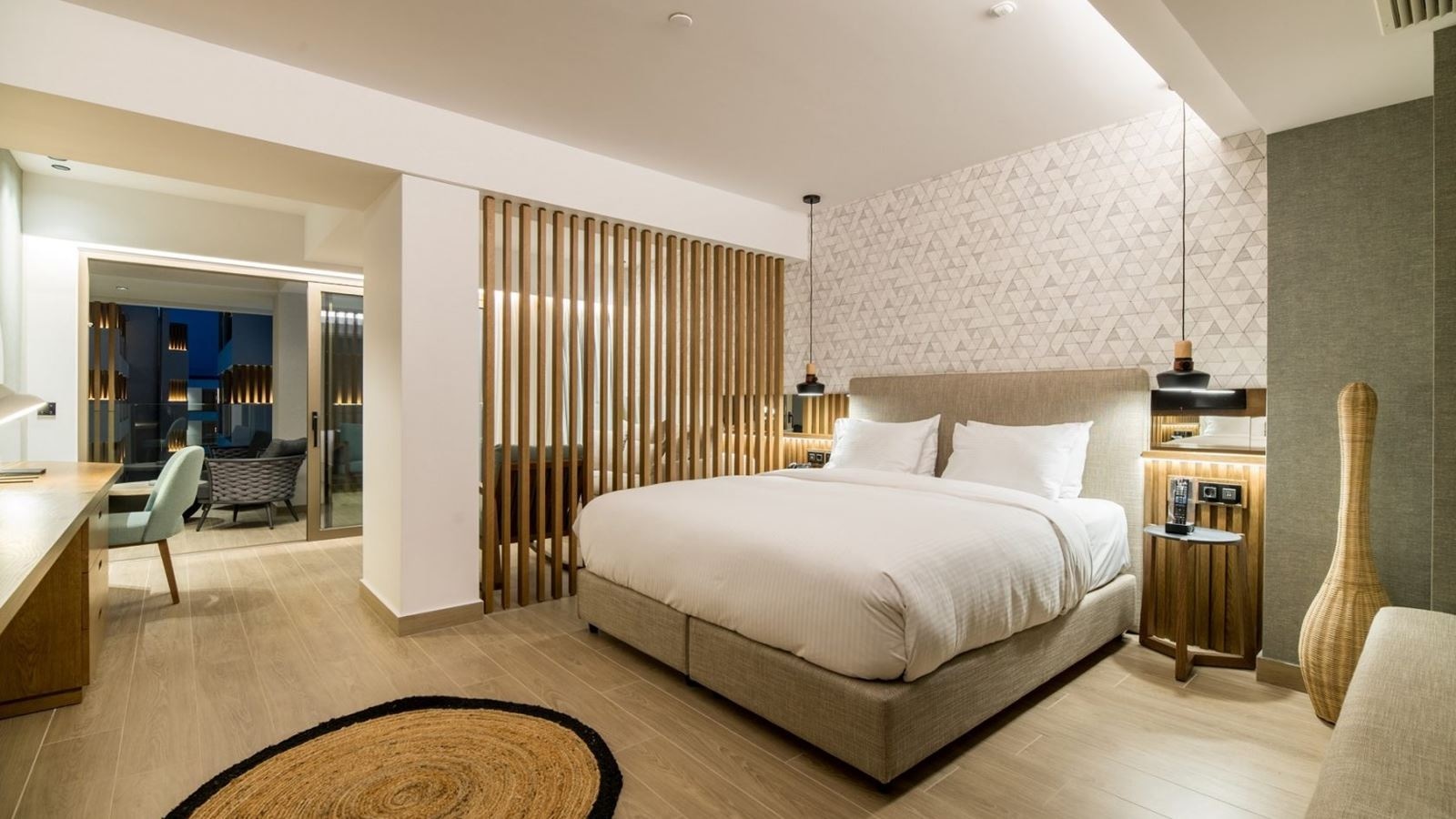 rooms-azure-junior-suite-plunge-pool-internal-view