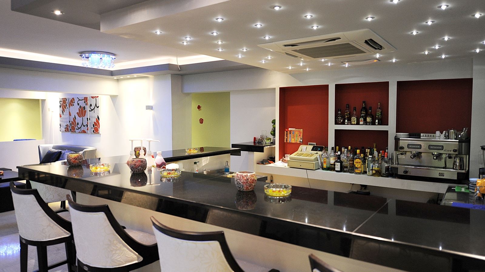 bars-ialysos-city-bar