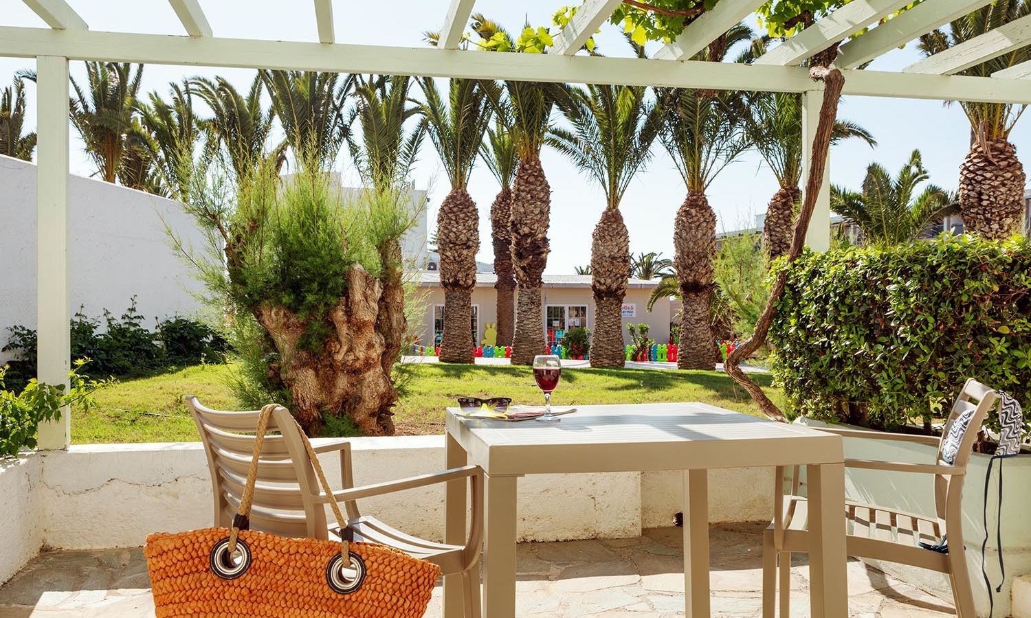 rooms-bungalow-gardenpoolview