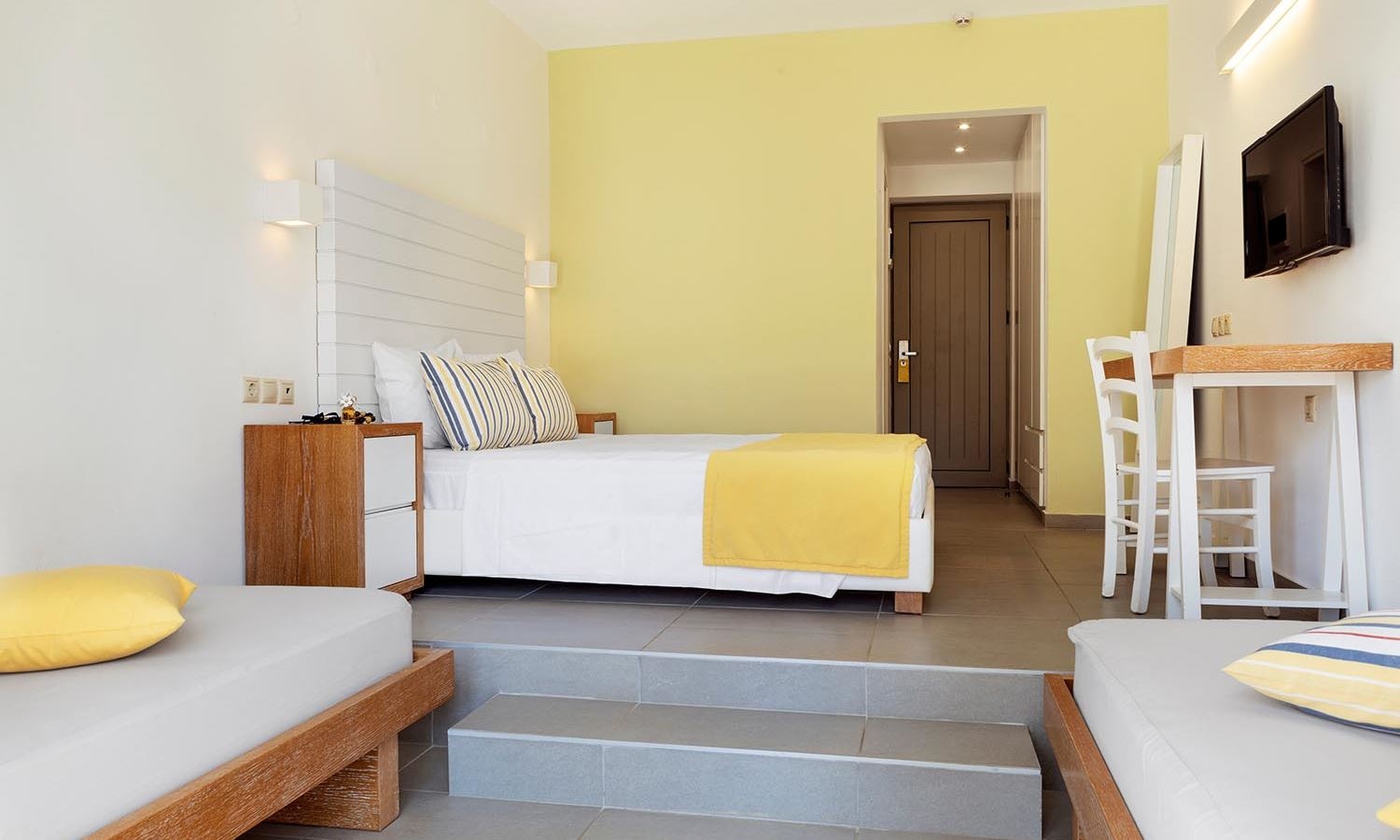 rooms-bungalow-gardenpoolview