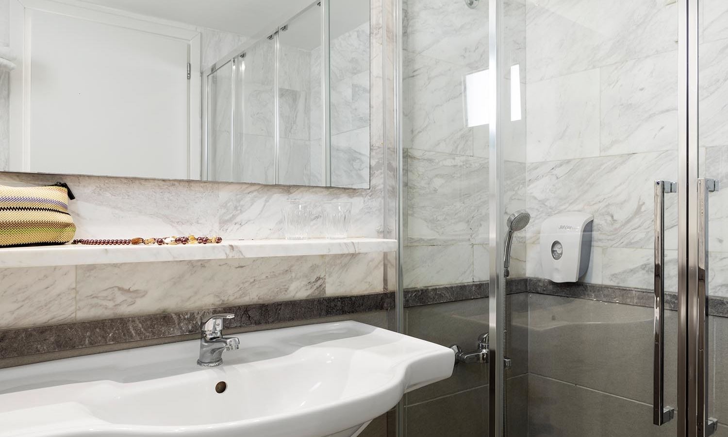 rooms-bungalow-gardenpoolview