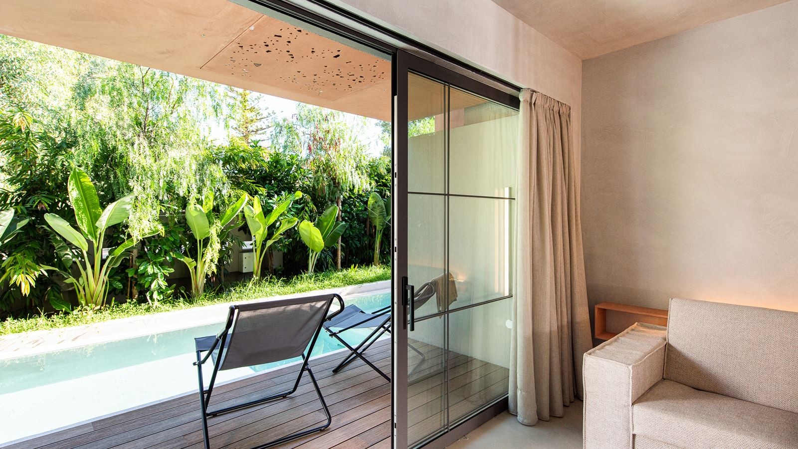 rooms-amphora-suite-with-private-pool