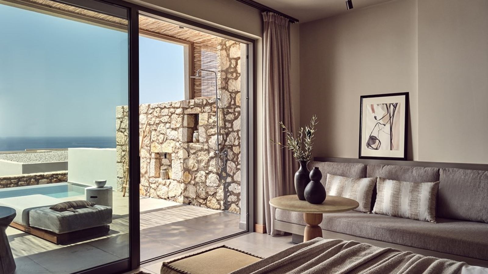 rooms-grand-deluxe-sea-view-with-sharing-pool