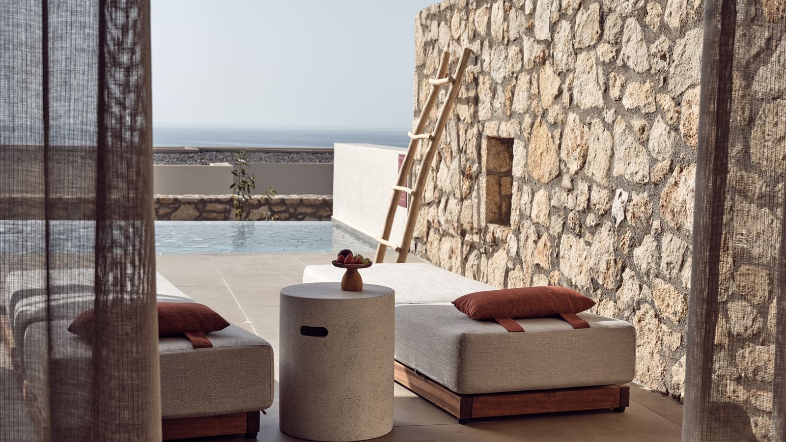 rooms-grand-deluxe-sea-view-with-private-pool