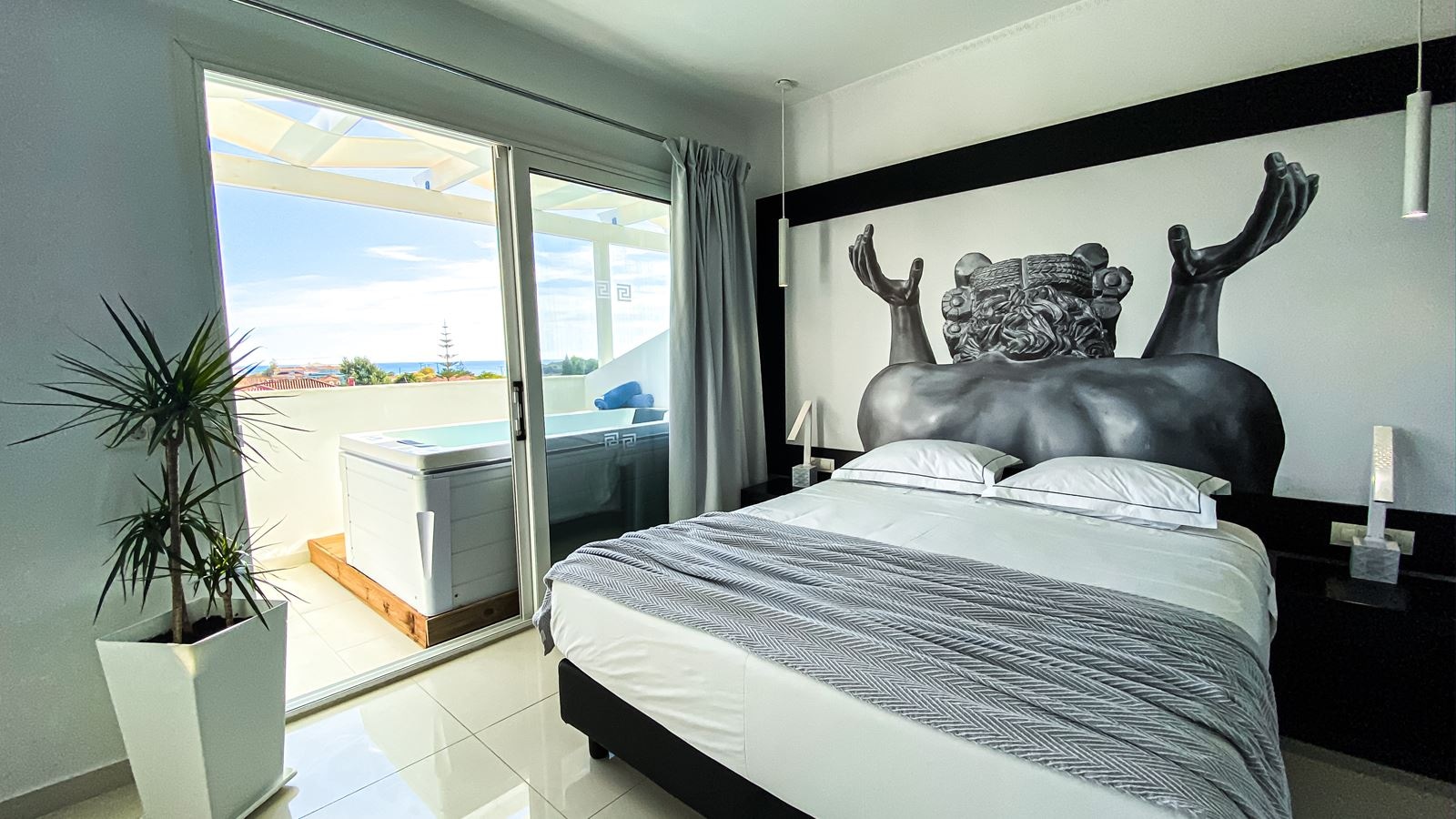 rooms-superior-suite-with-private-jacuzzi