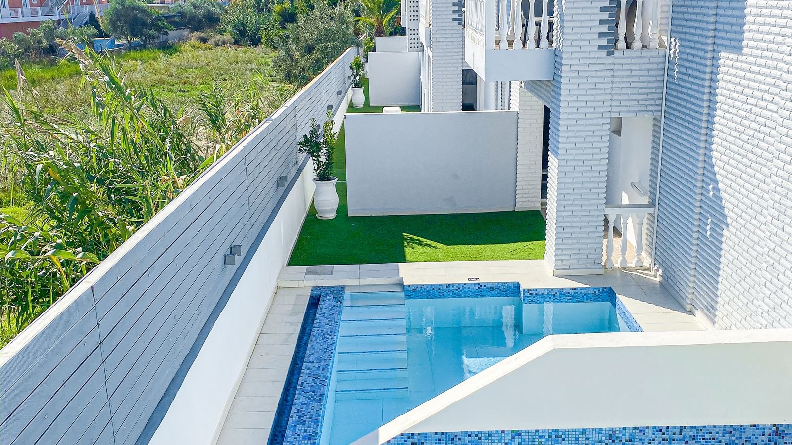 rooms-master-suite-with-private-pool