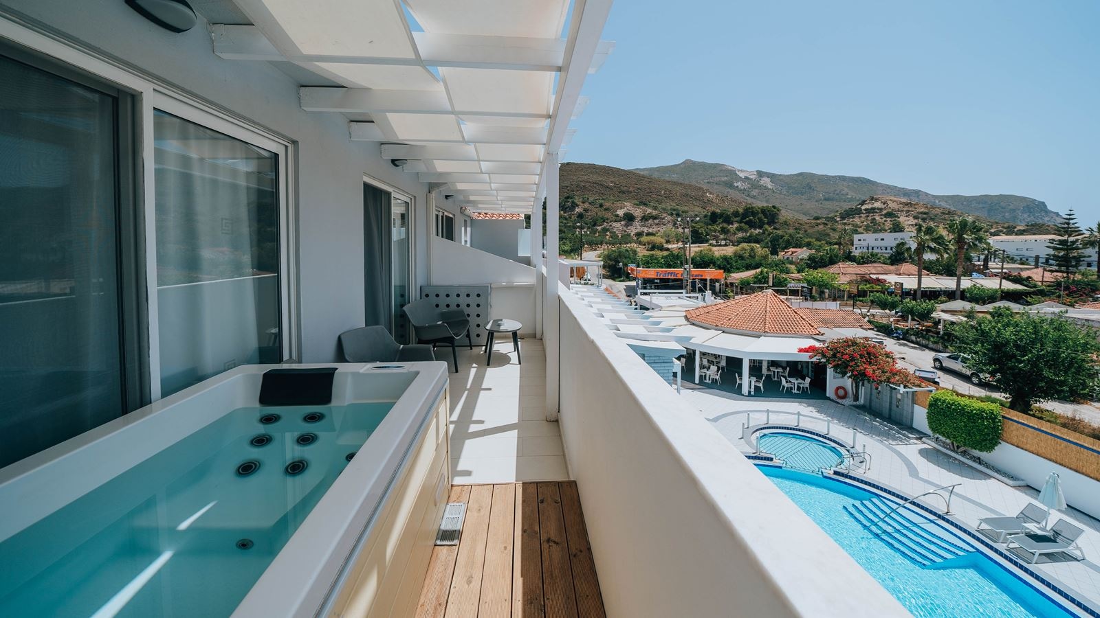 rooms-superior-suite-with-private-jacuzzi