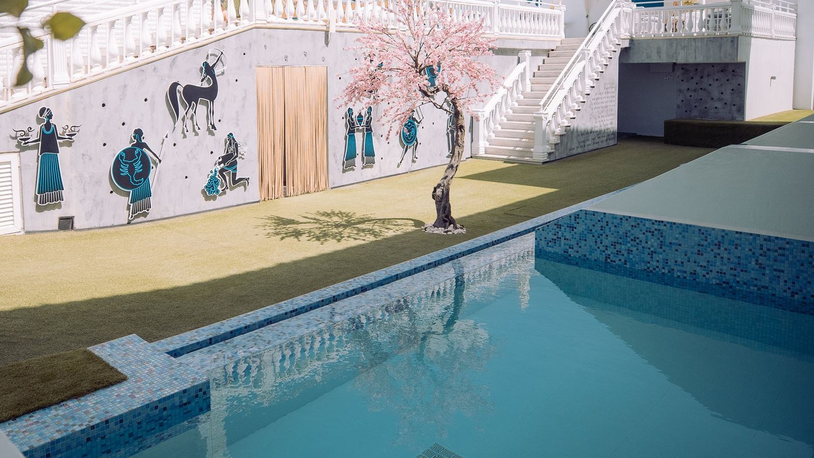 rooms-master-suite-with-private-pool