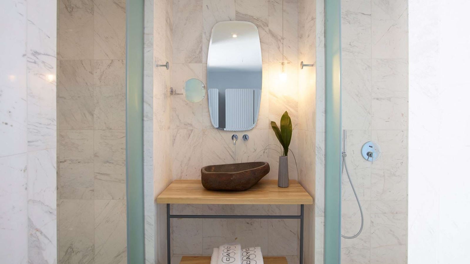 rooms-two-bedroom-interconnecting-rooms-with-private-pool--sea-view