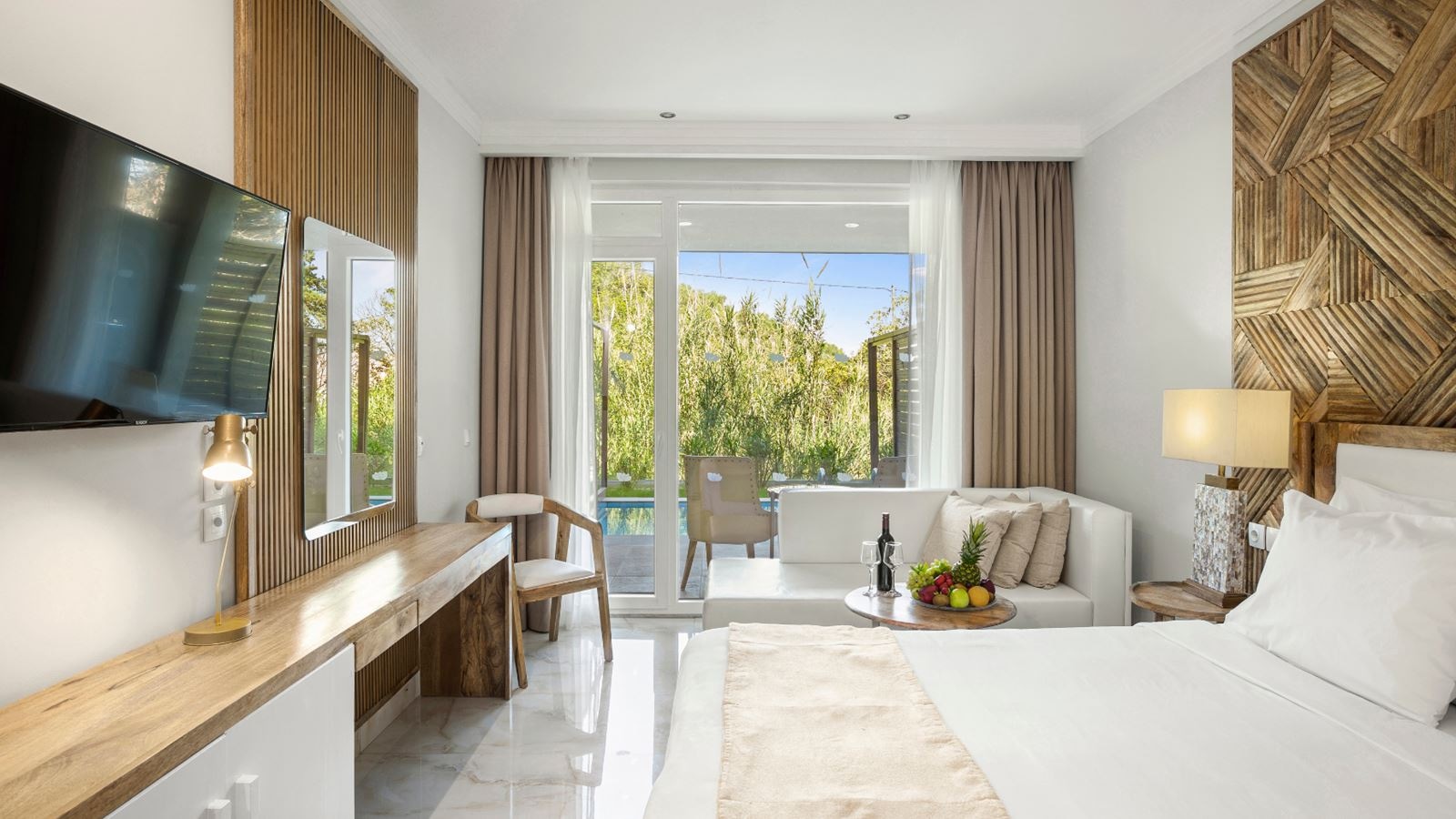 rooms-superior-double-with-plunge-pool