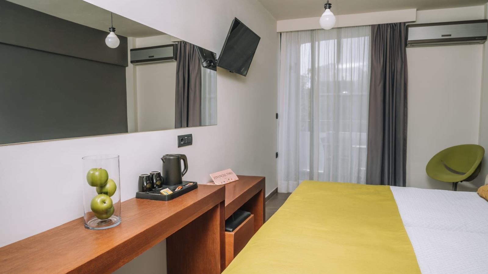 rooms-room-double-balcony