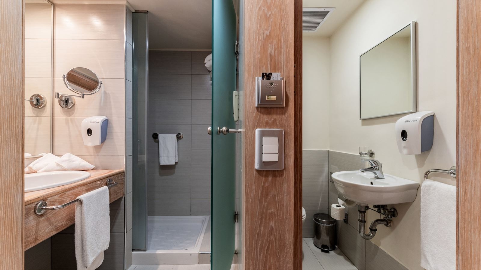 rooms-superior-room-side-seaview