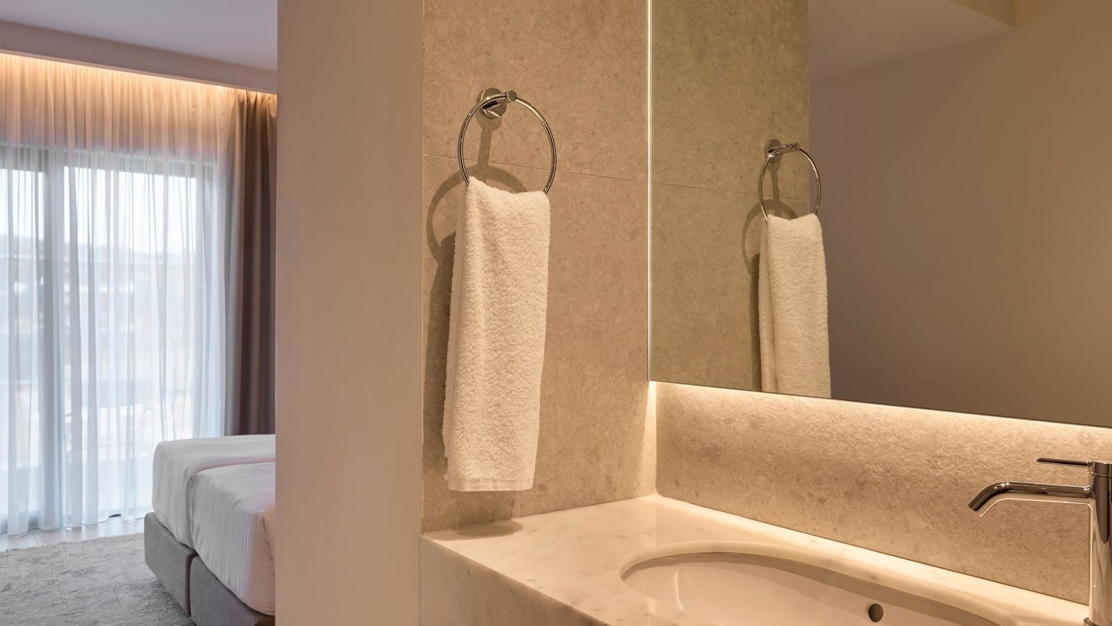 rooms-twin-room-garden-view-balcony