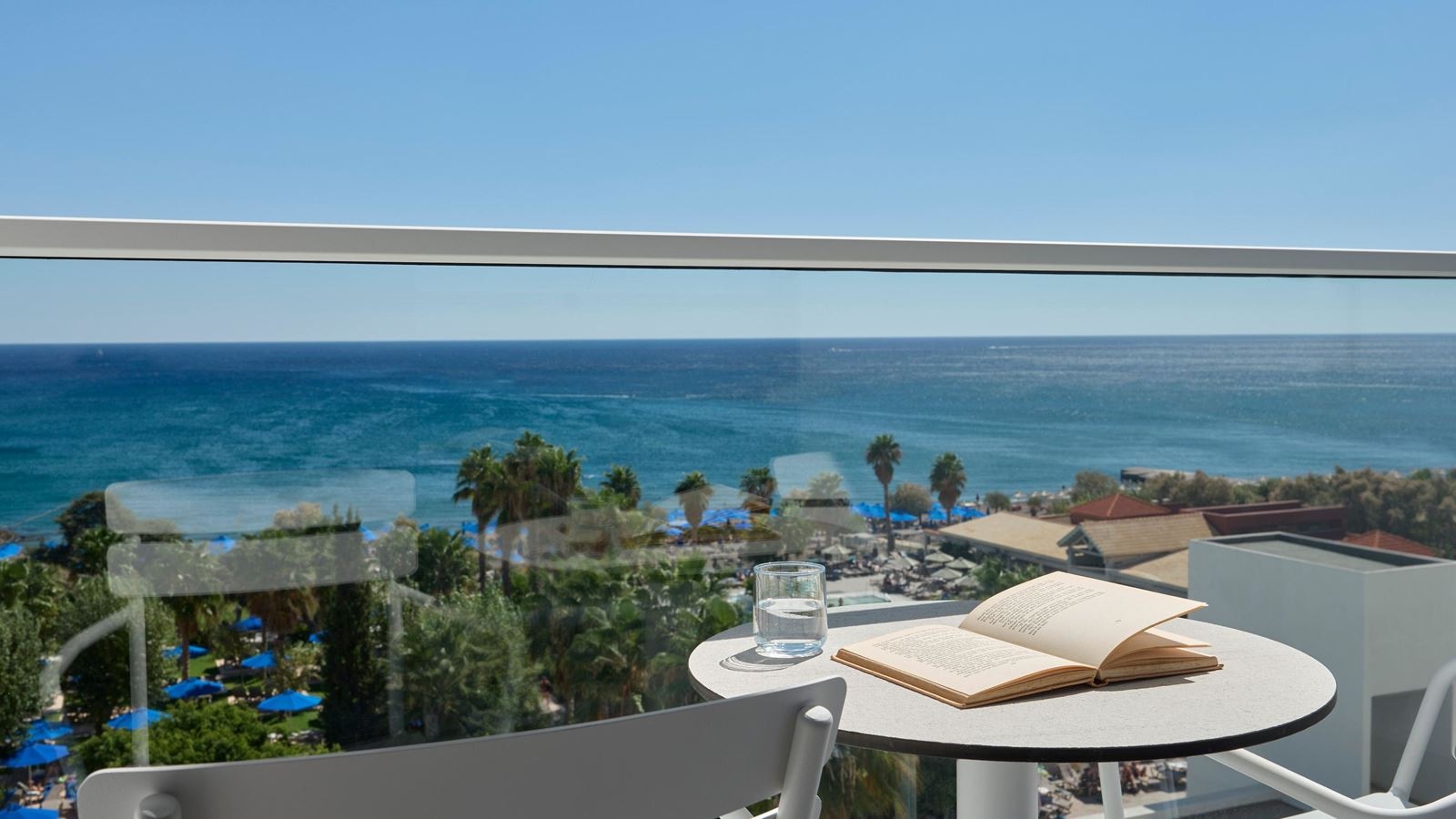 rooms-twin-room-sea-view-balcony