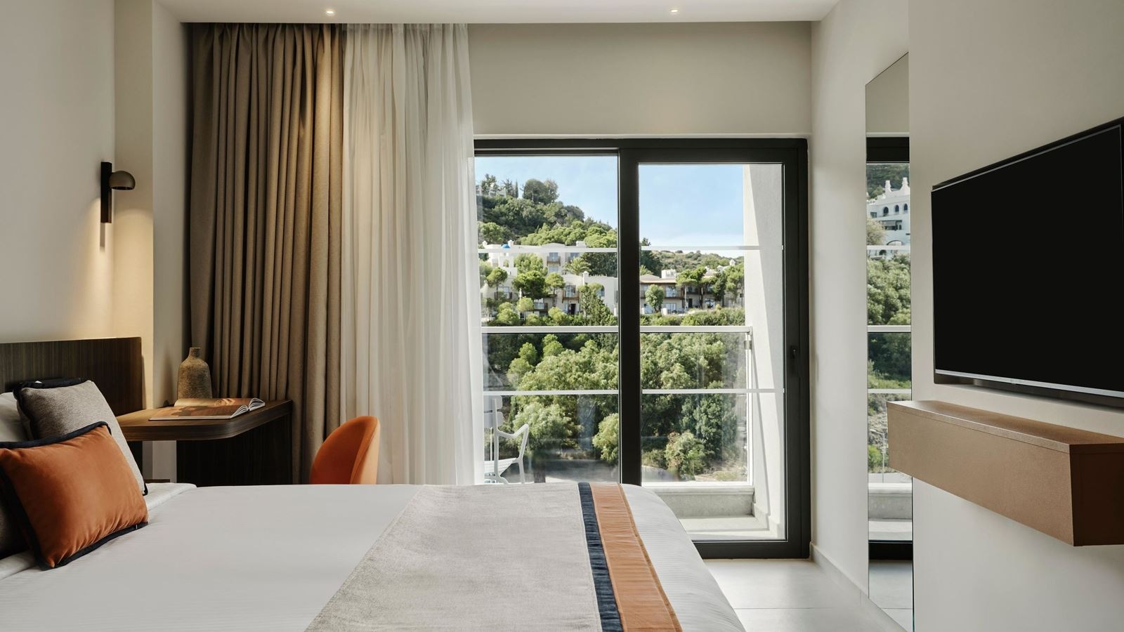 rooms-single-use-garden-view-balcony