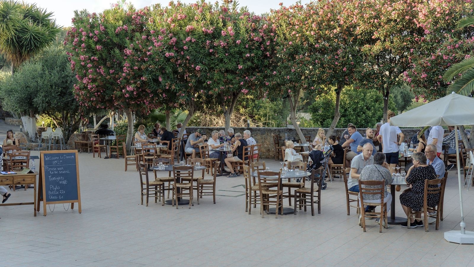 restaurants-pool-restaurant