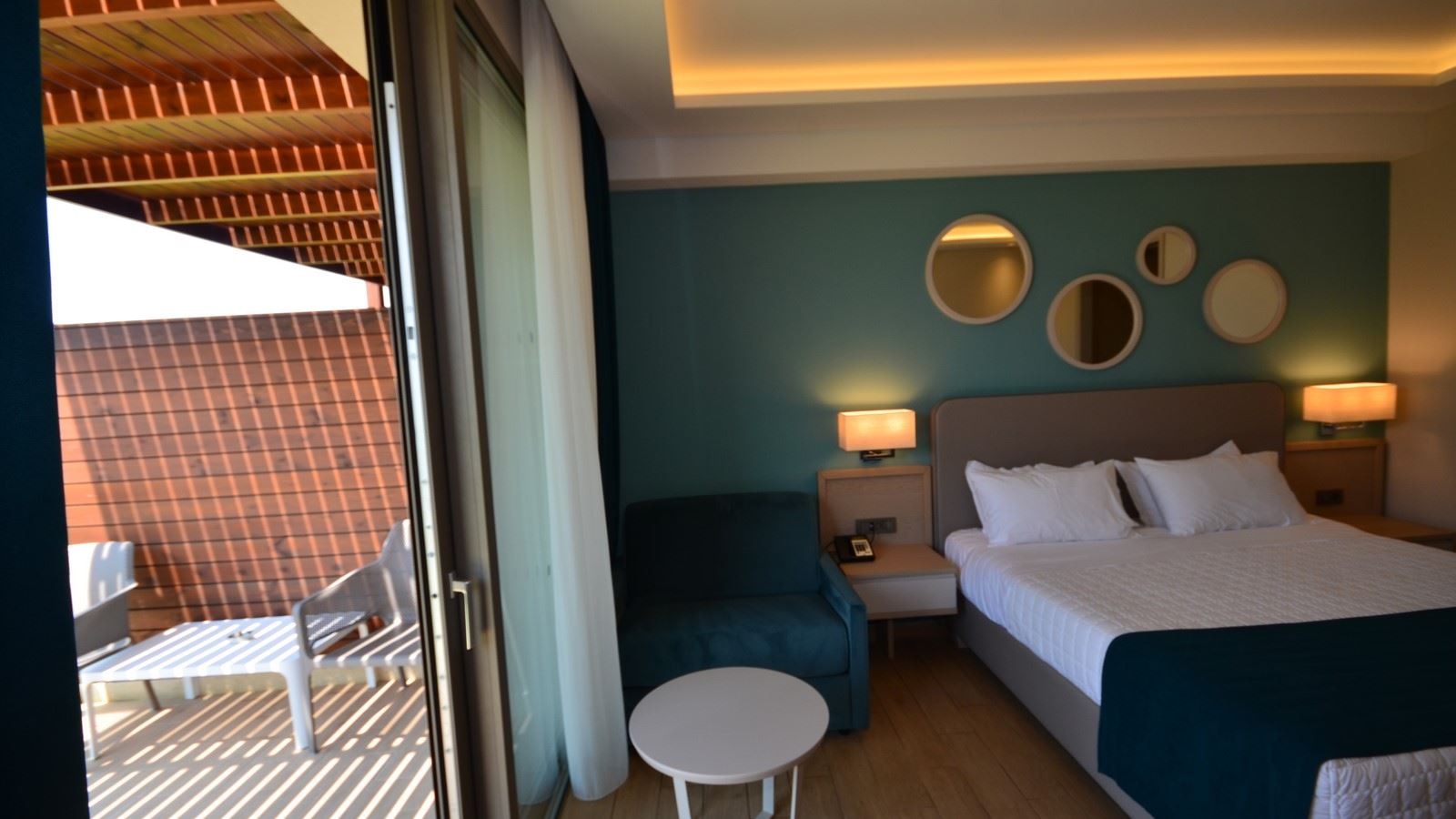 rooms-deluxe-double-garden-view