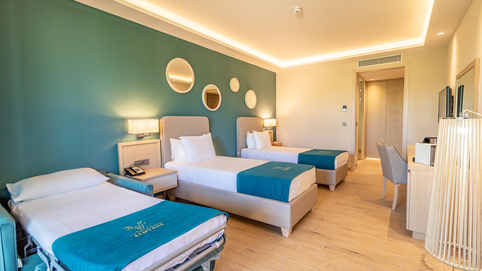 rooms-double-or-twin-room-for-disabled