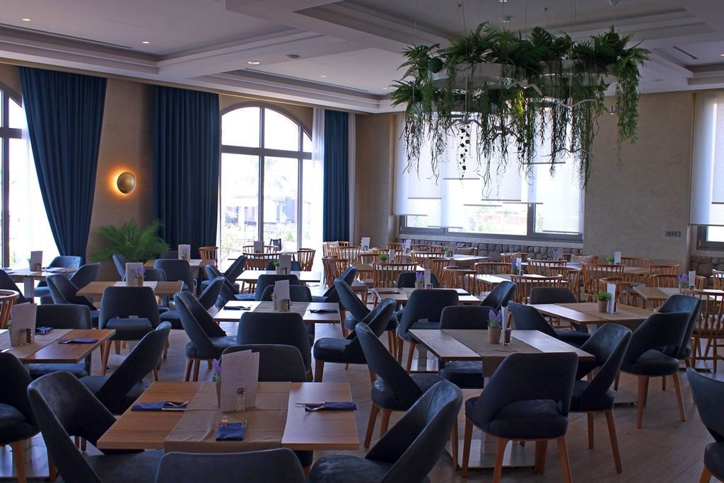 restaurants-main-building