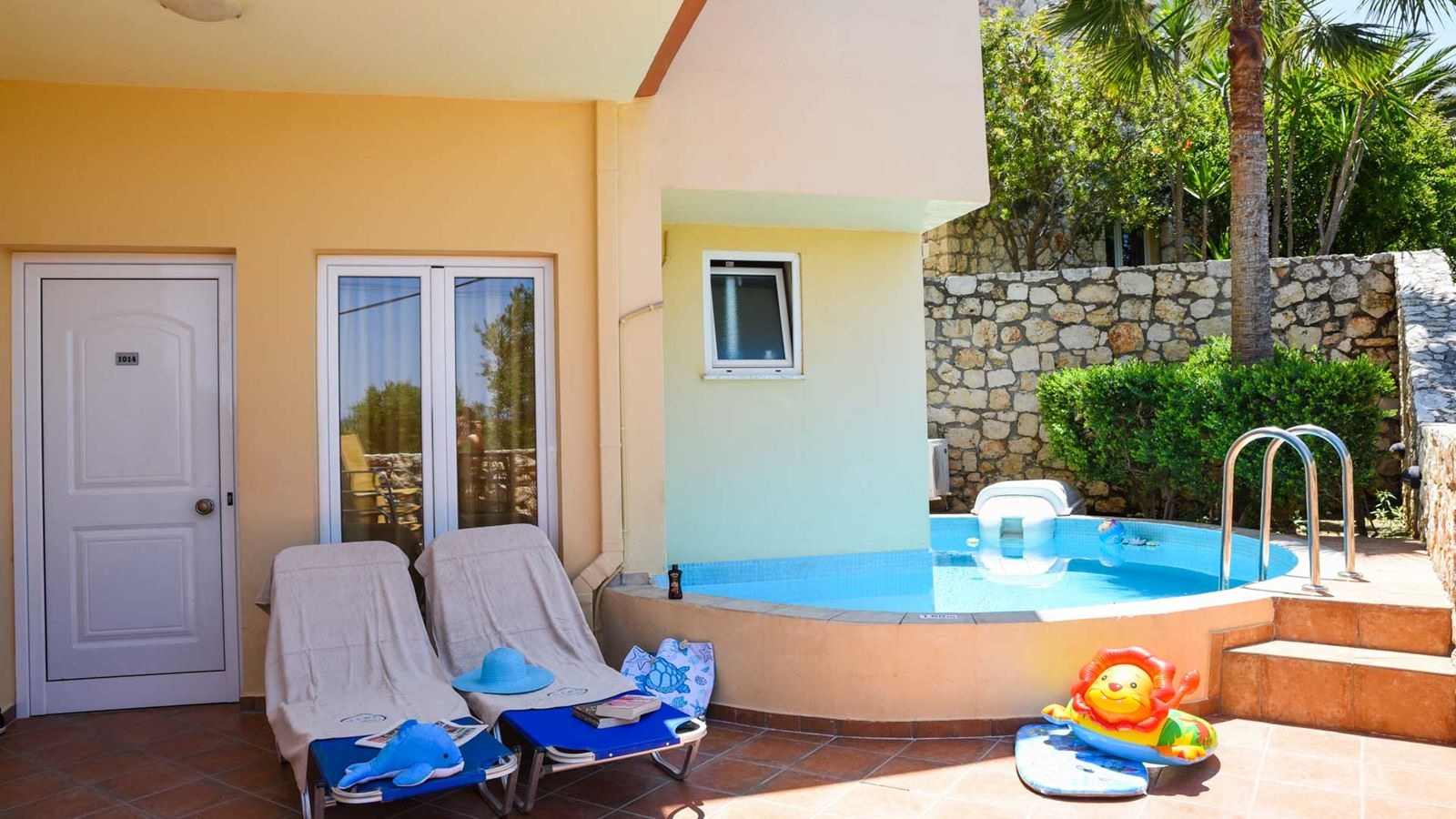 rooms-villa-with-private-pool