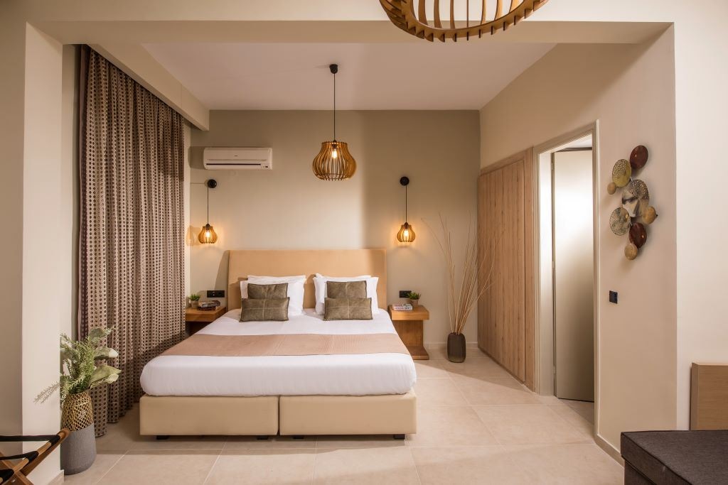 rooms-executive-open-air-jacuzzi-balcony