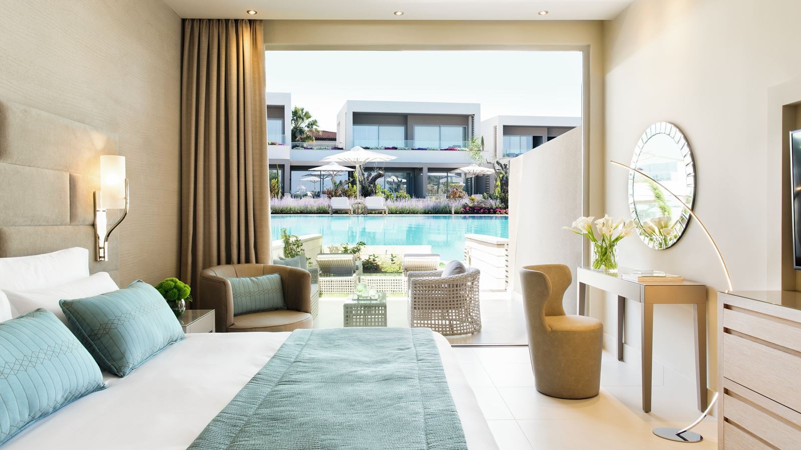 rooms-family-room-private-garden-pool-view