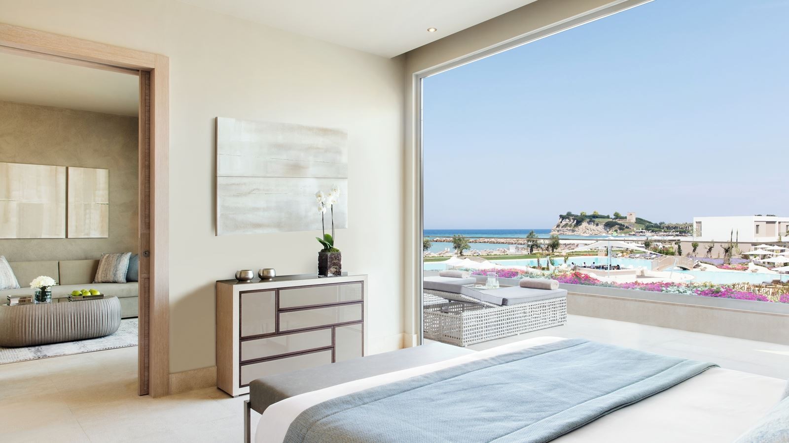 rooms-deluxe-one-bedroom-suite-grand-balcony-sea-view