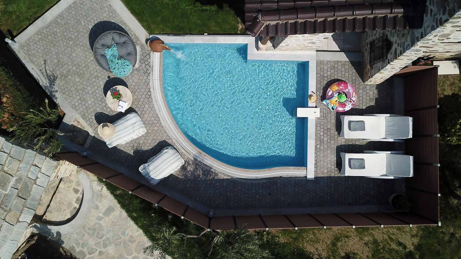 rooms-maisonette-private-pool