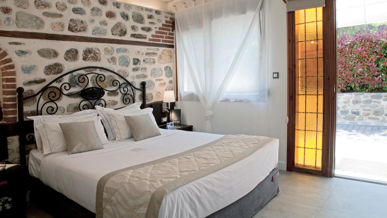 rooms-maisonette-private-pool