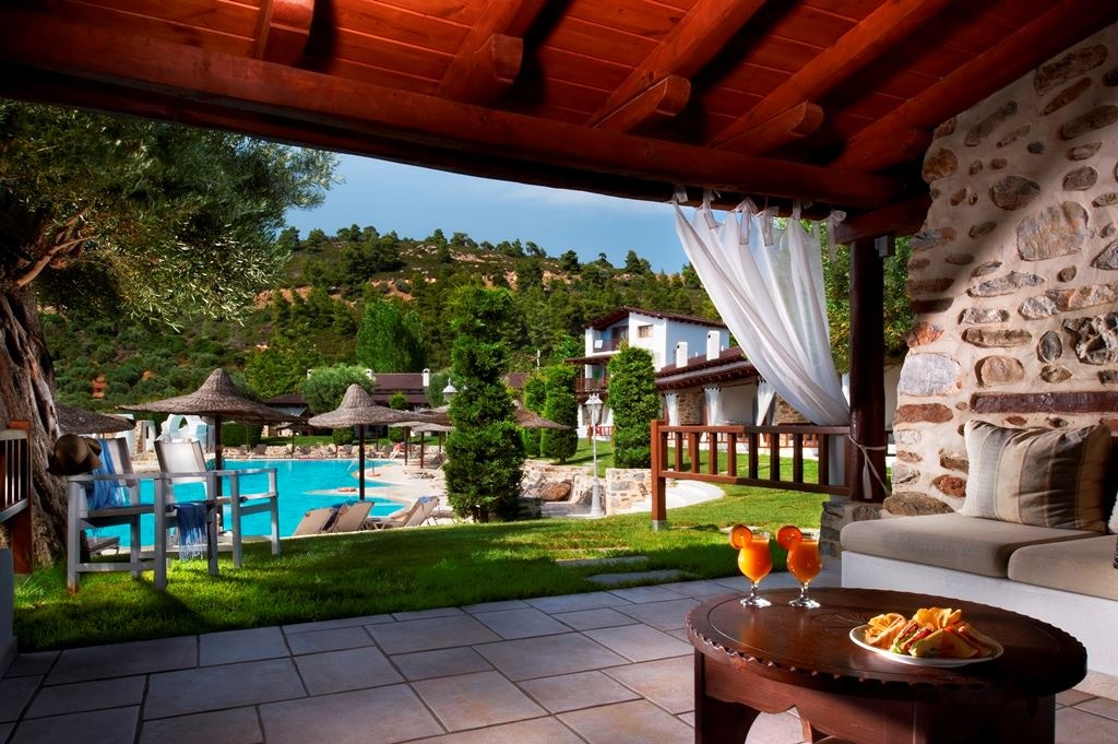 rooms-maisonette-private-pool