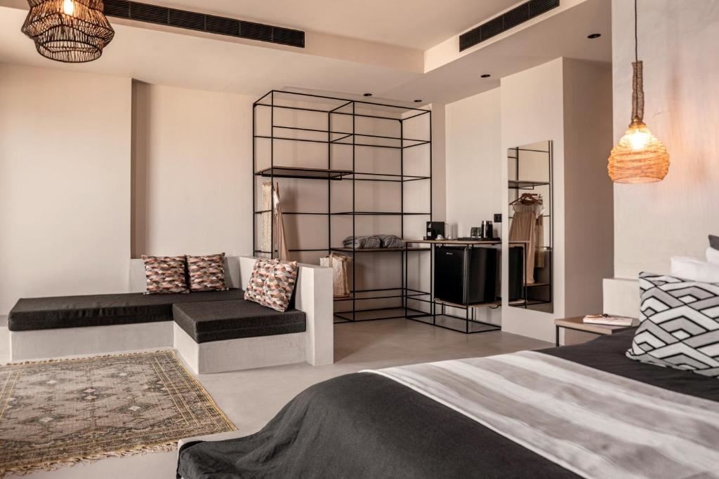 rooms-suite-seaview-balcony