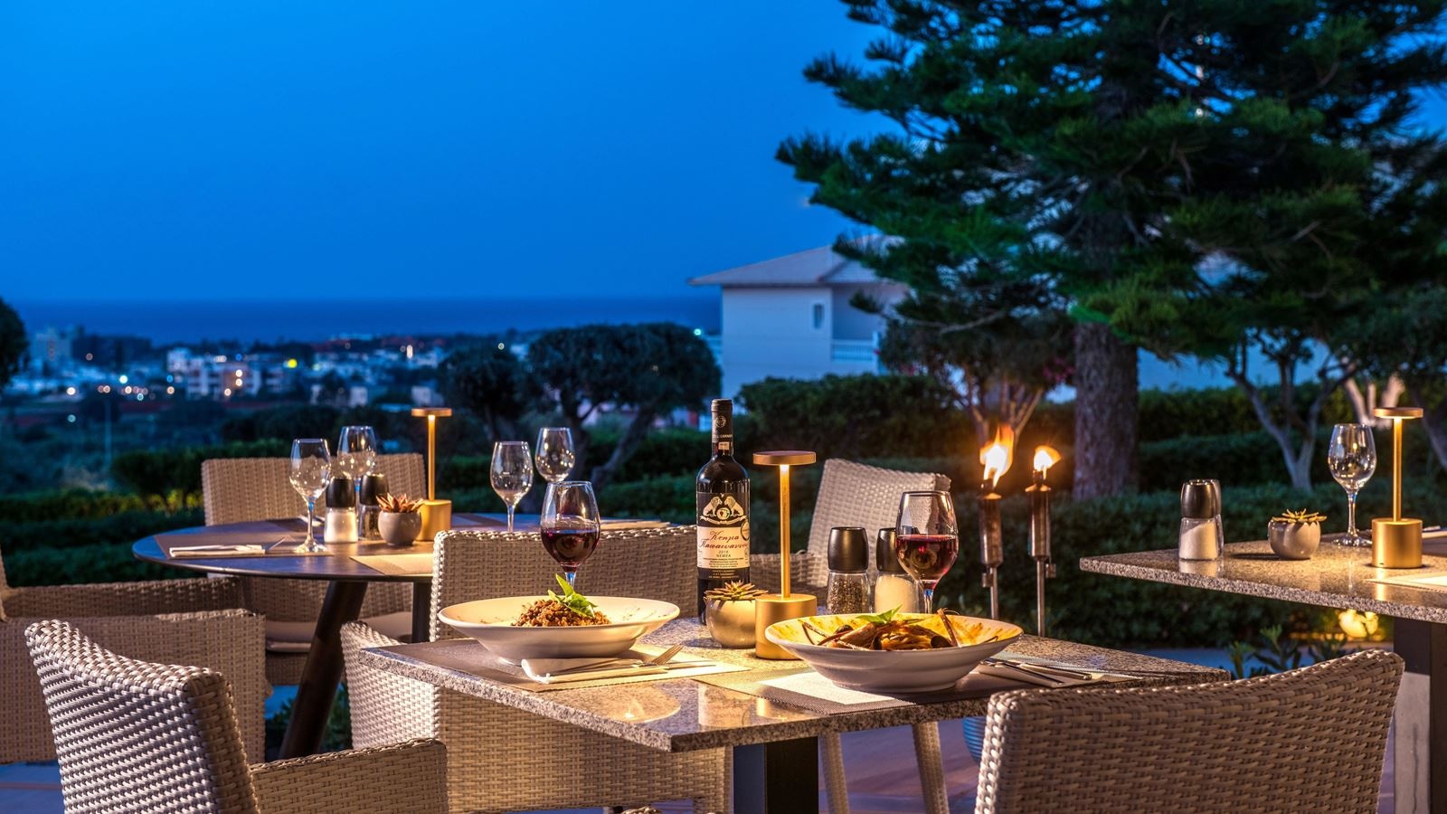 restaurants-main-restaurant--bar