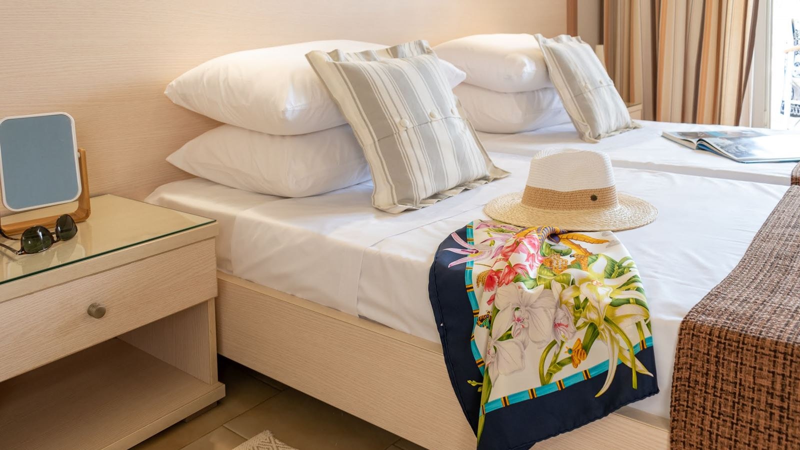 rooms-superior-twin-room-with-gardenview-balcony-or-terrace