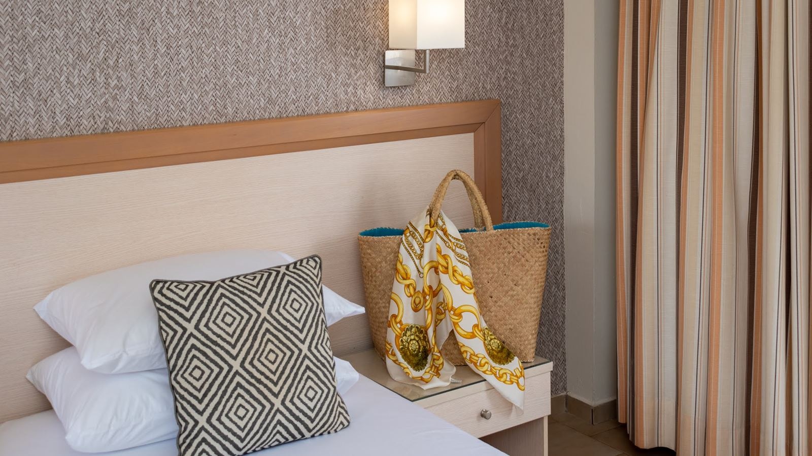 rooms-superior-twin-room-with-gardenview-balcony-or-terrace