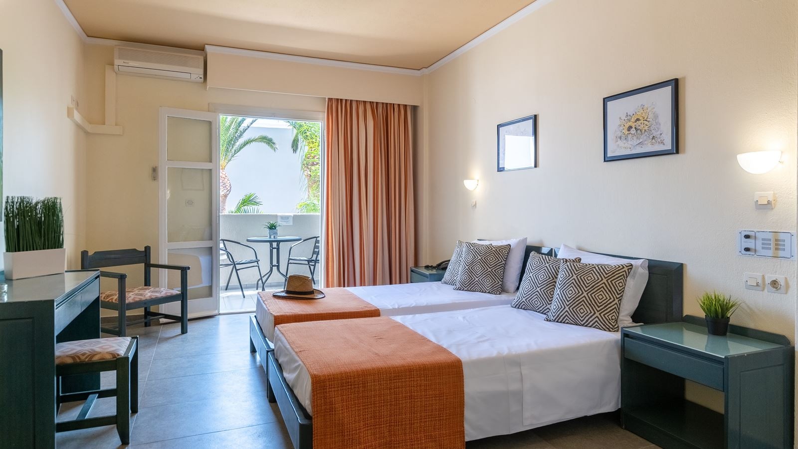 rooms-standard-twin-room-garden-view-balcony-or-terrace