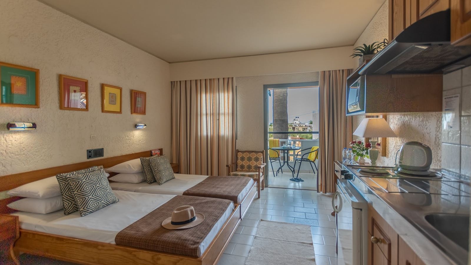 rooms-standard-twin-studio-gardenview-balcony-or-terrace