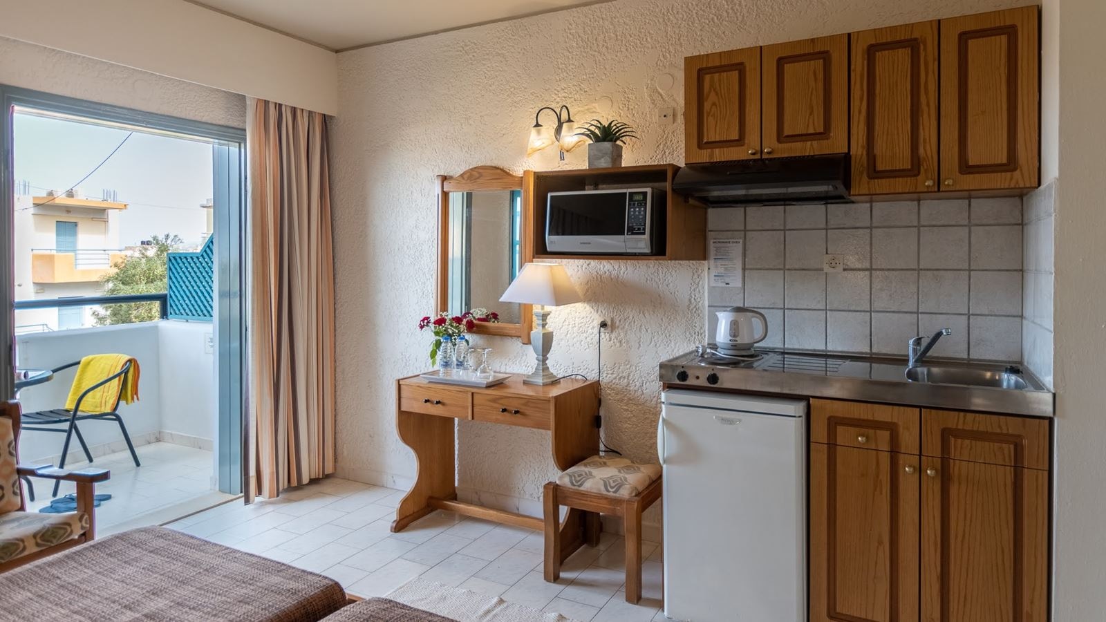 rooms-standard-twin-studio-gardenview-balcony-or-terrace