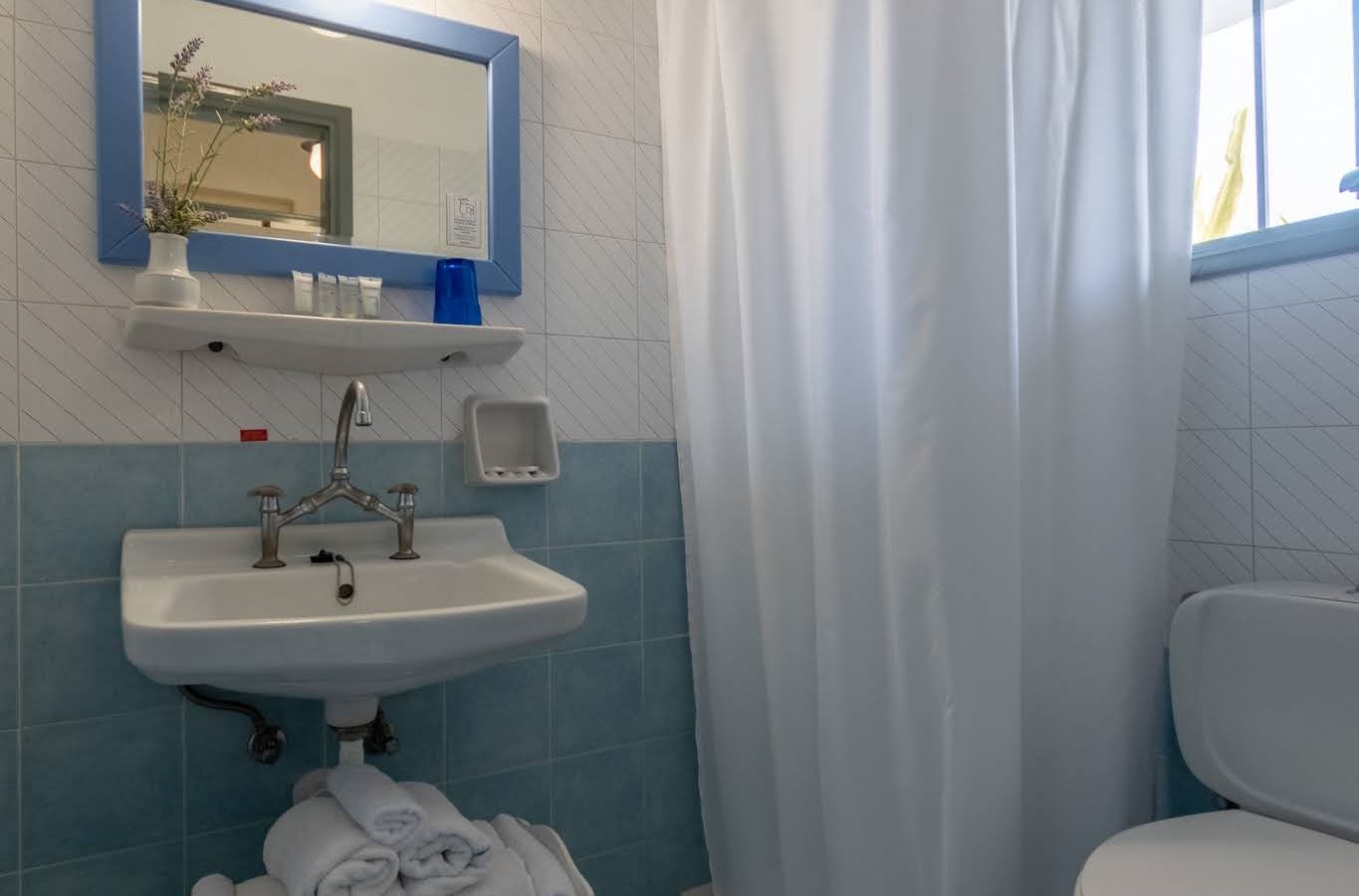 rooms-standard-twin-studio-gardenview-balcony-or-terrace