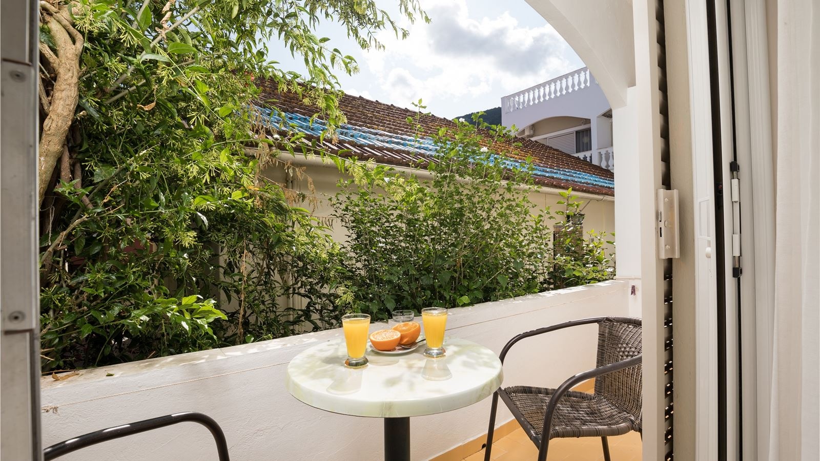 rooms-classic-twindouble-with-balcony