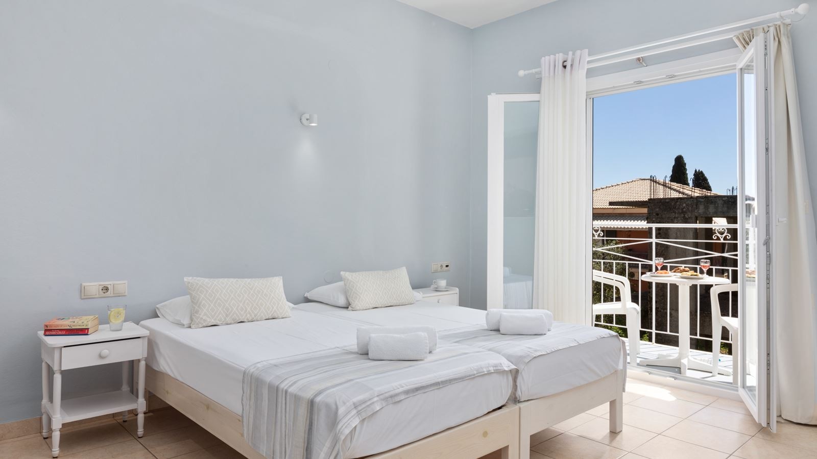 rooms-comfort-studio-with-balcony