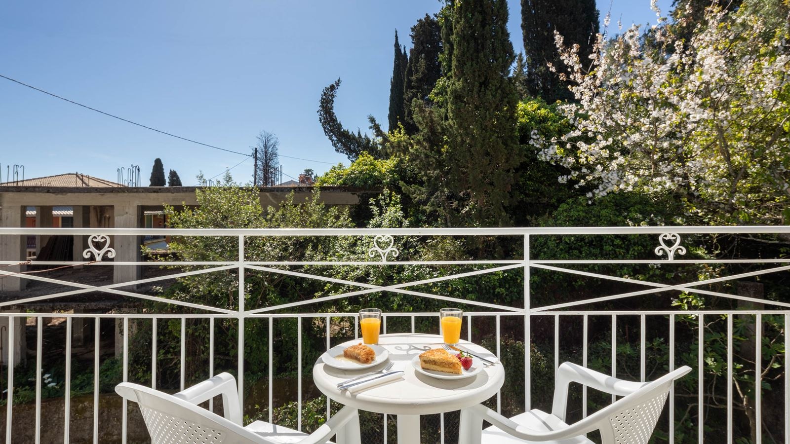 rooms-comfort-studio-with-balcony